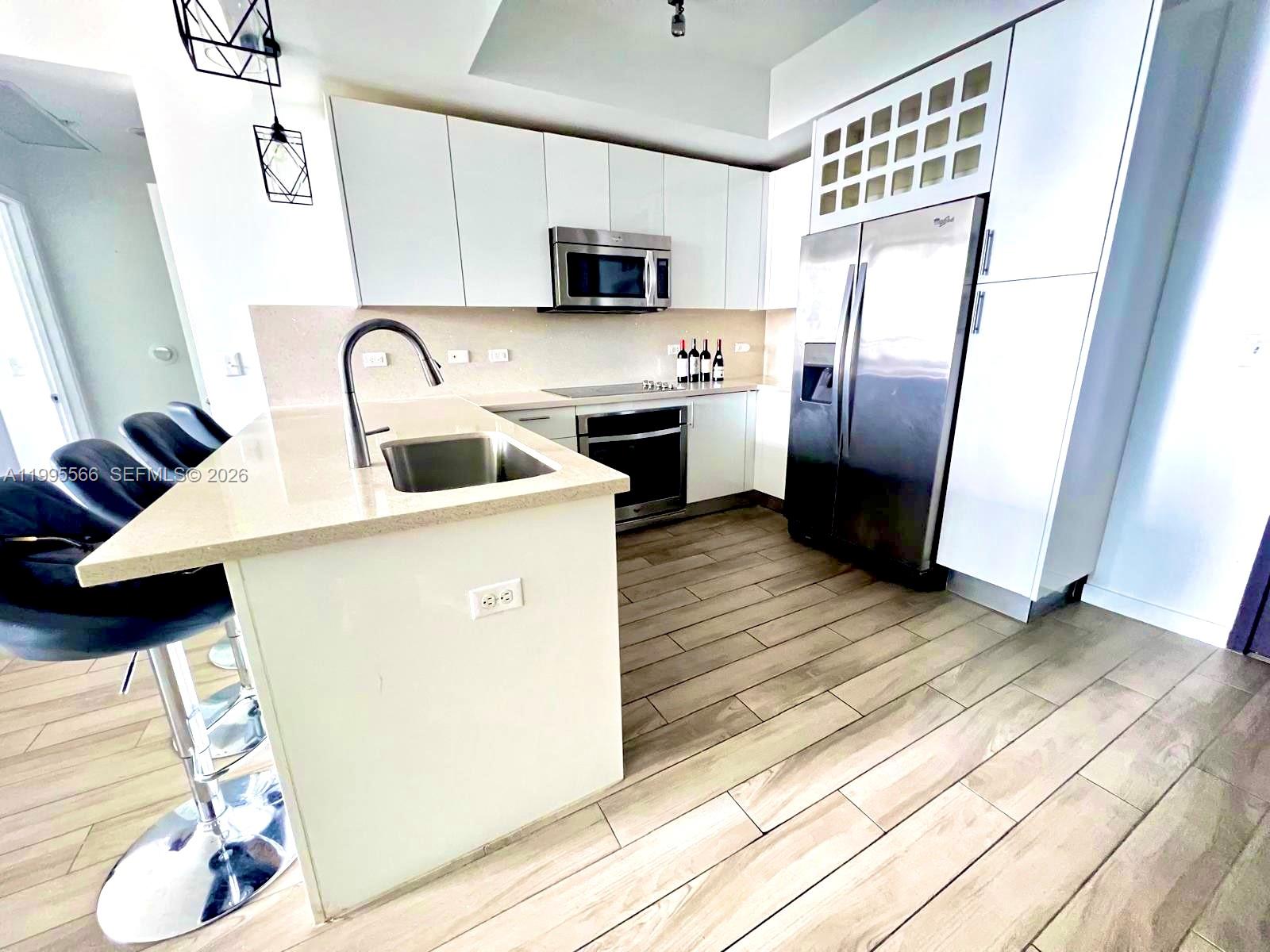 image Nine at Mary Brickell Village10