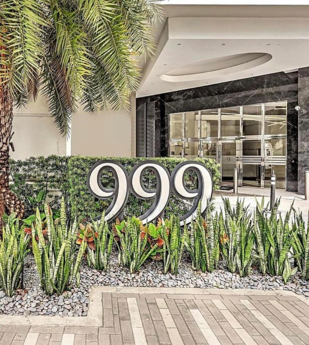 image Nine at Mary Brickell Village1