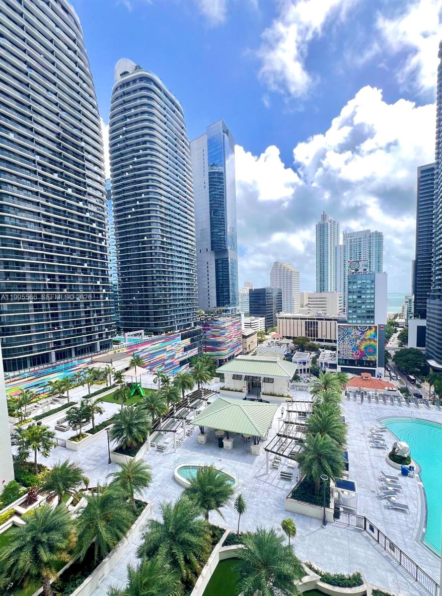 image Nine at Mary Brickell Village19