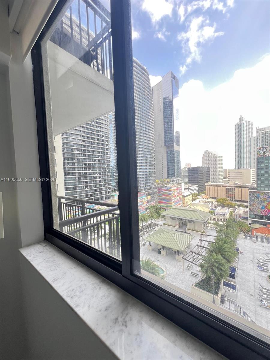 image Nine at Mary Brickell Village30