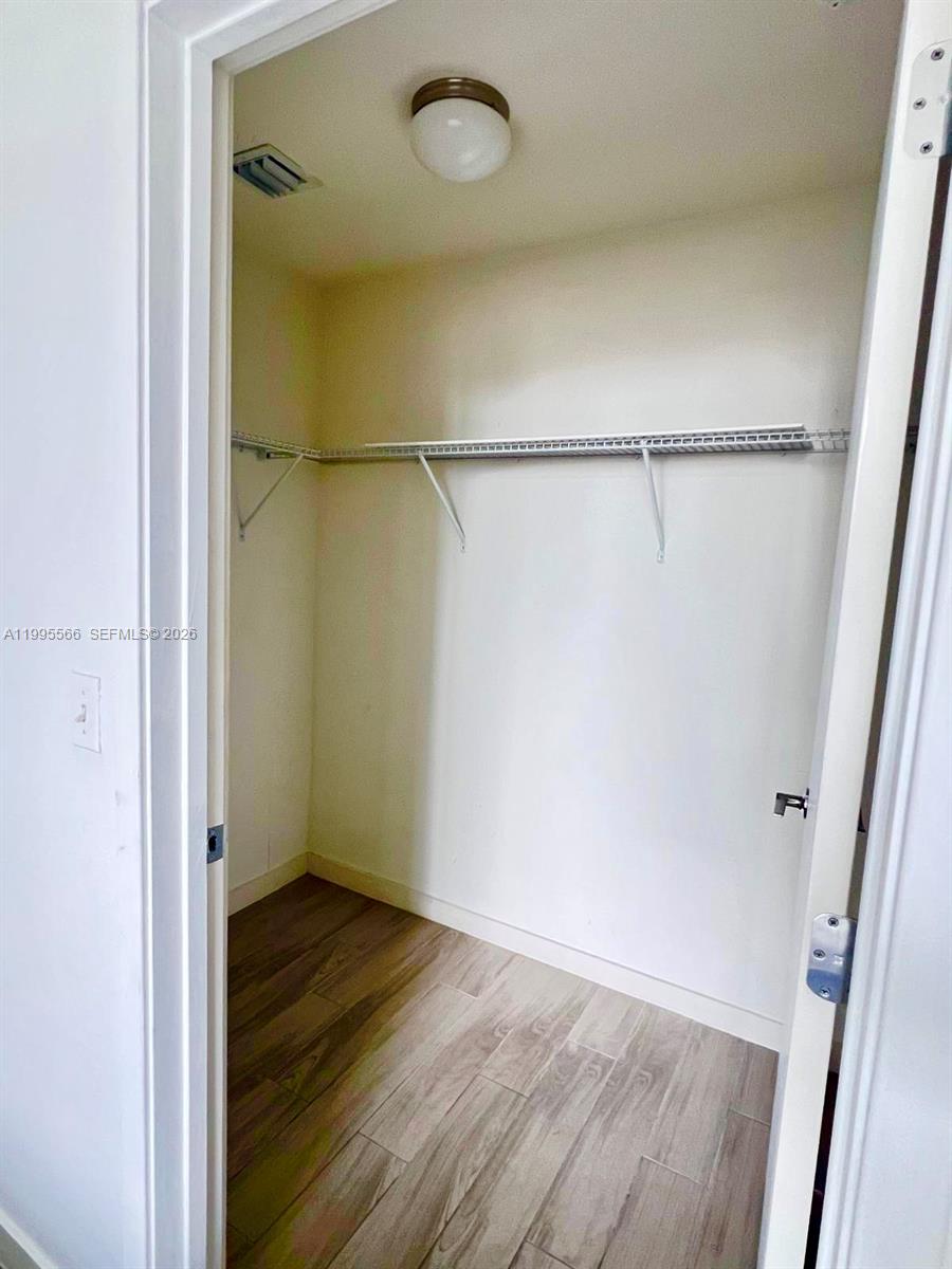 image Nine at Mary Brickell Village31