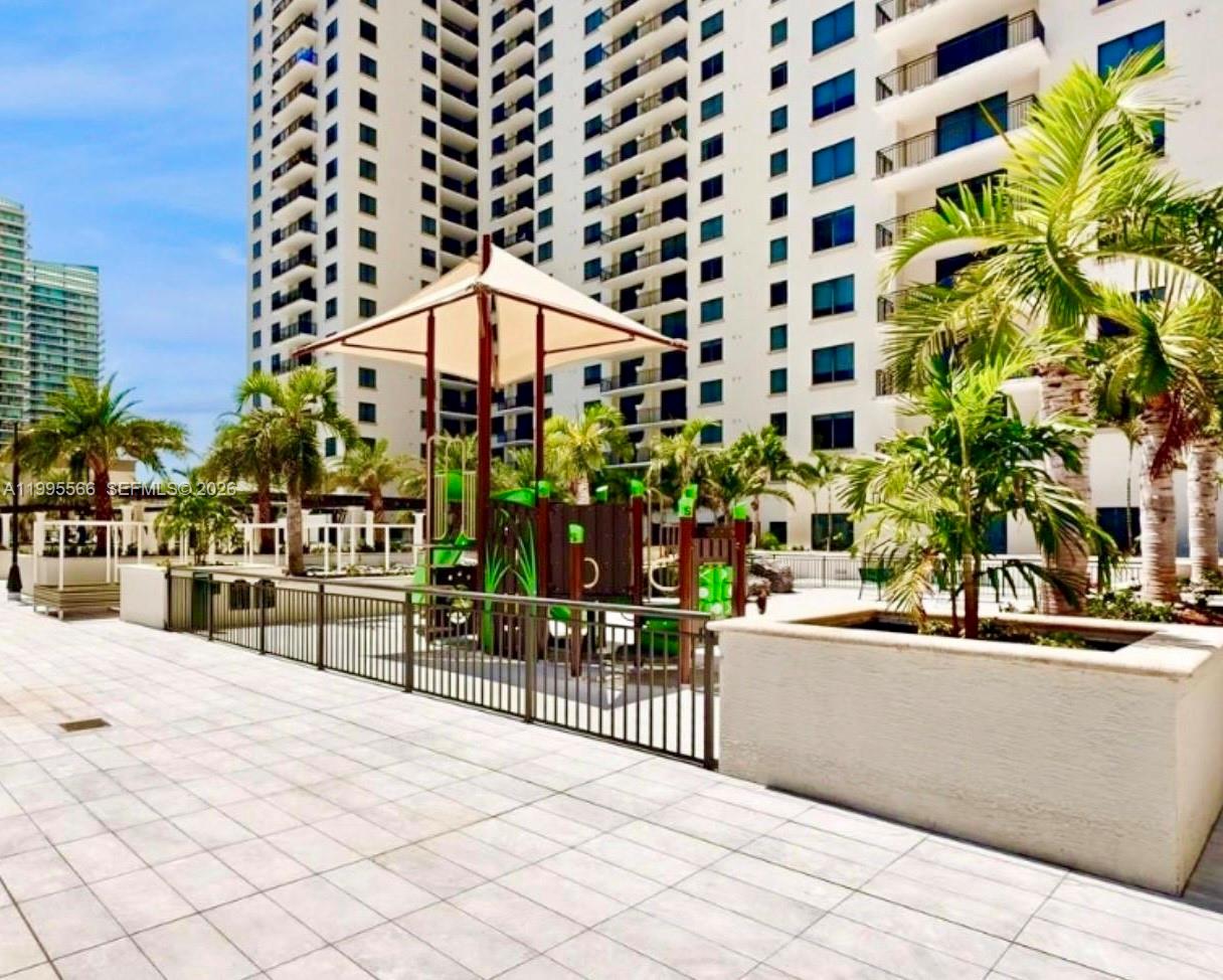 image Nine at Mary Brickell Village35