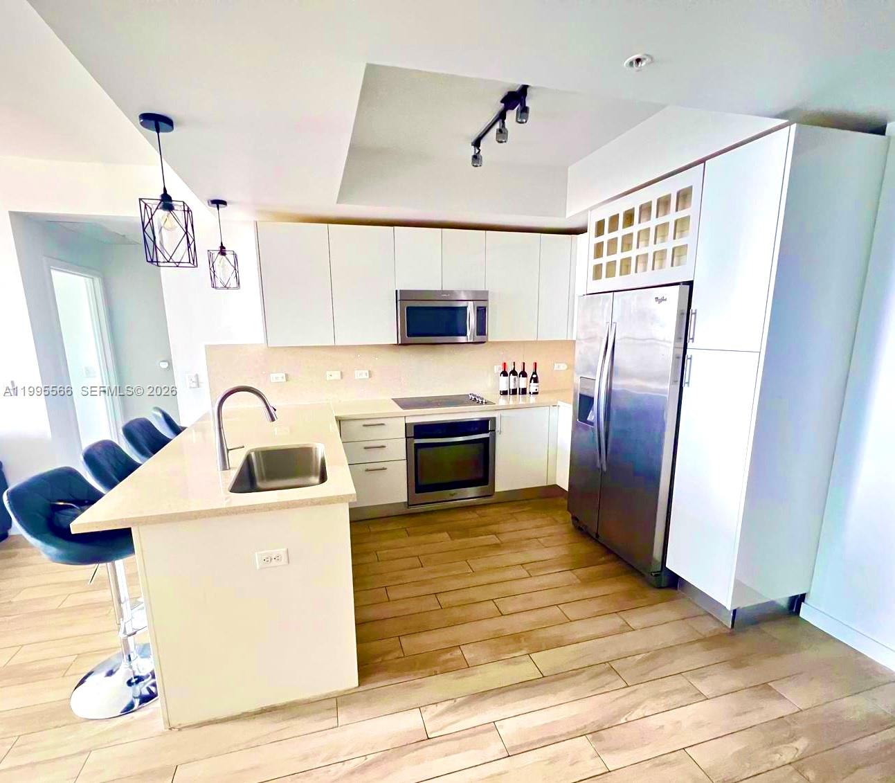 image Nine at Mary Brickell Village6