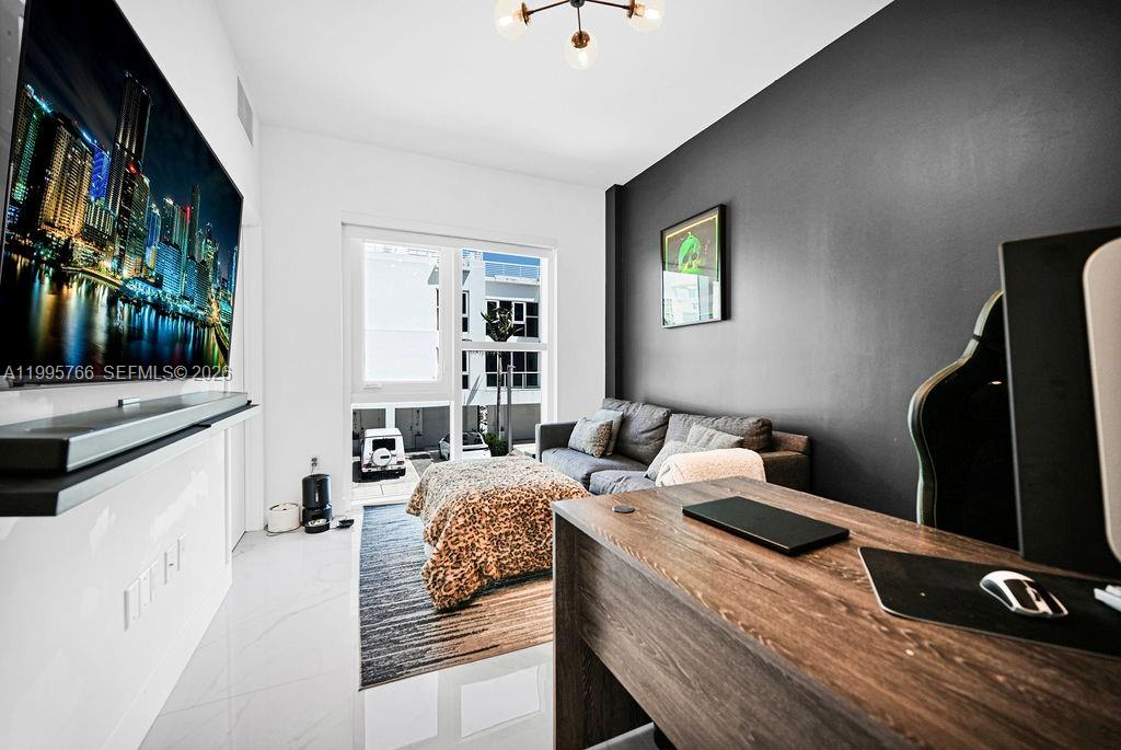 455 NE 39th St #205 Miami, FL 33137