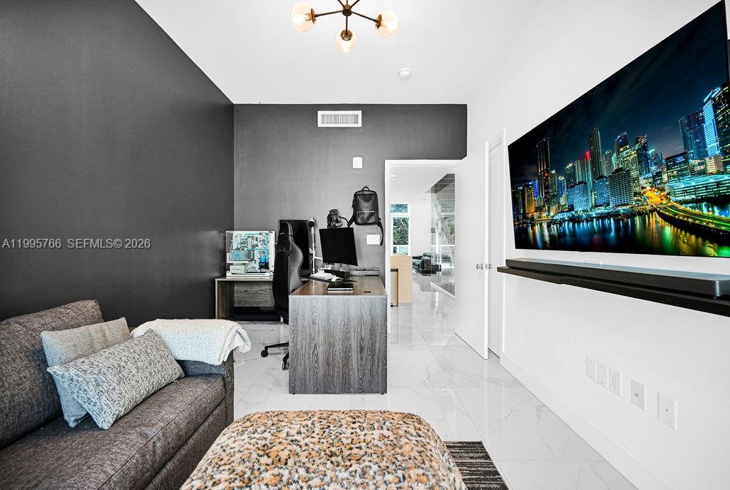 455 NE 39th St #205 Miami, FL 33137