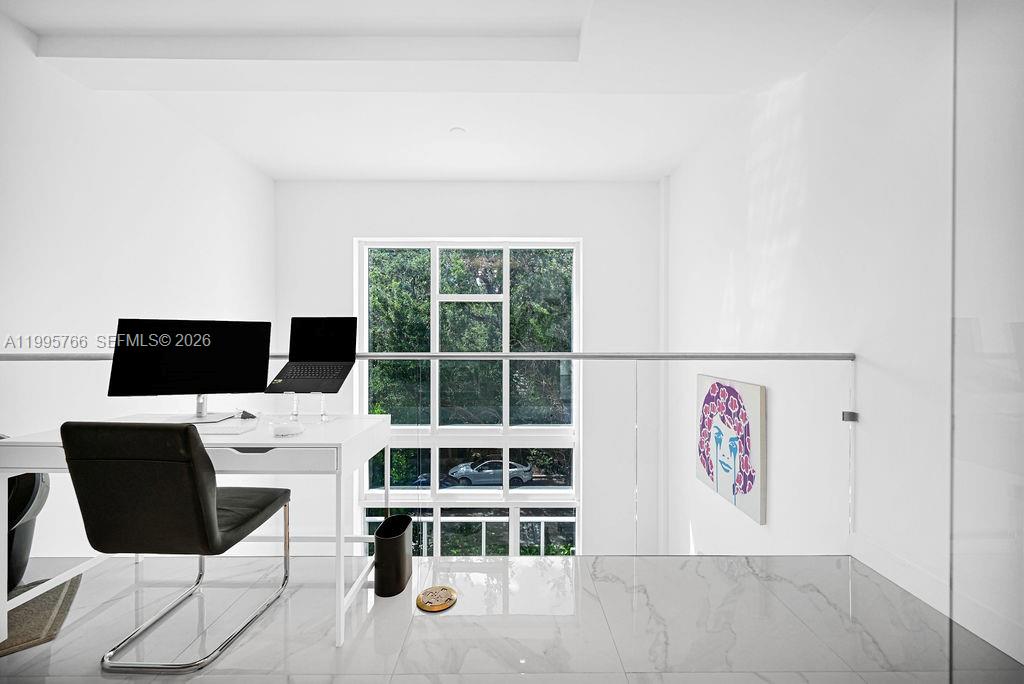 455 NE 39th St #205 Miami, FL 33137