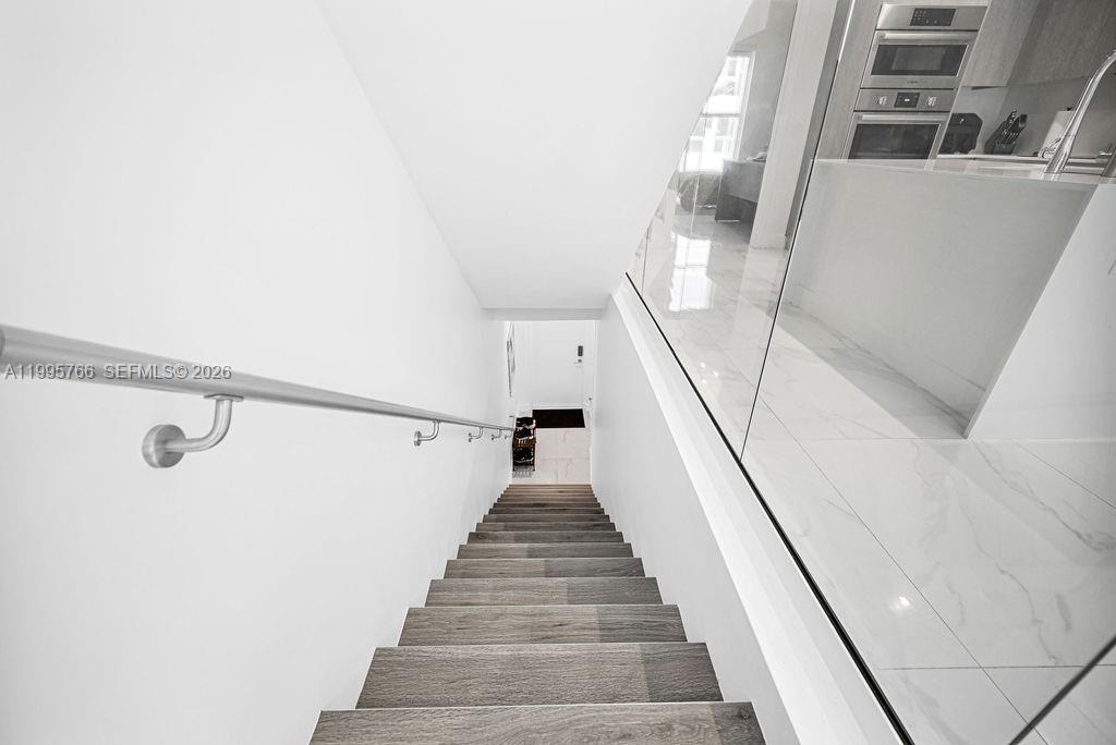 455 NE 39th St #205 Miami, FL 33137