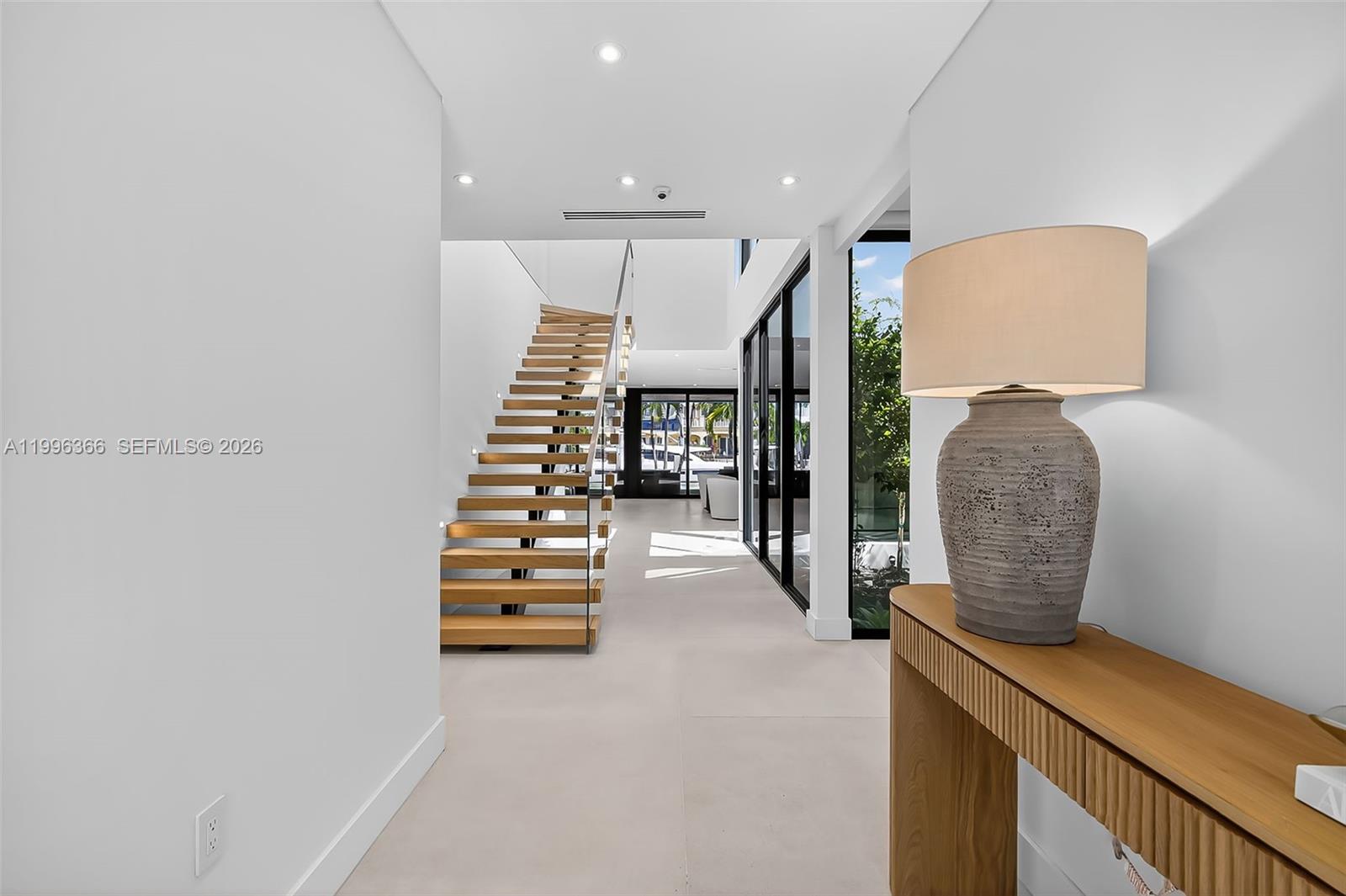 620 Solar Isle Dr Fort Lauderdale, FL 33301