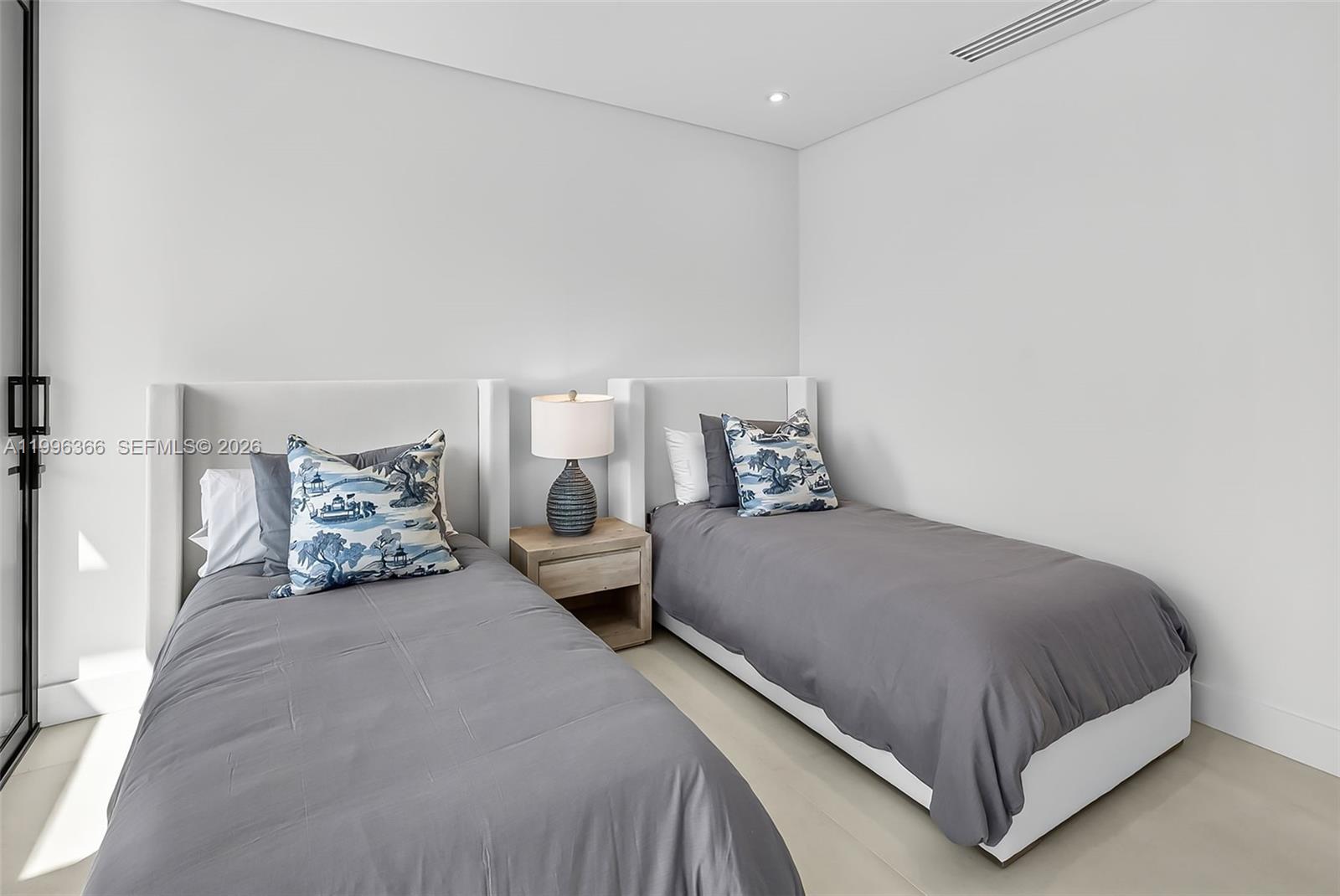 620 Solar Isle Dr Fort Lauderdale, FL 33301