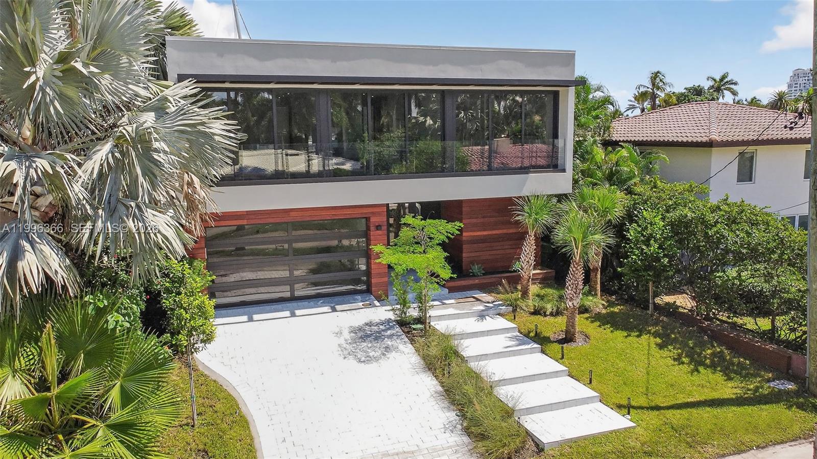 620 Solar Isle Dr Fort Lauderdale, FL 33301