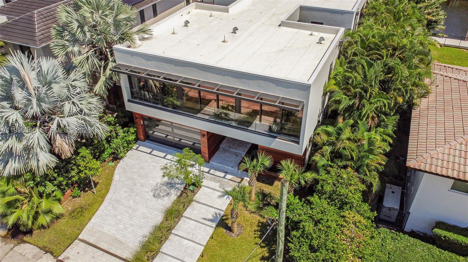 620 Solar Isle Dr Fort Lauderdale, FL 33301