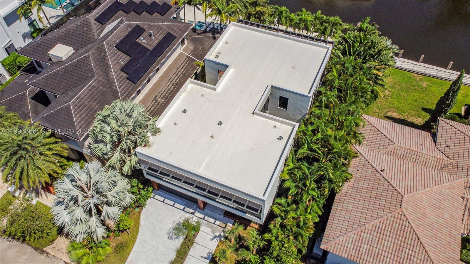 620 Solar Isle Dr Fort Lauderdale, FL 33301