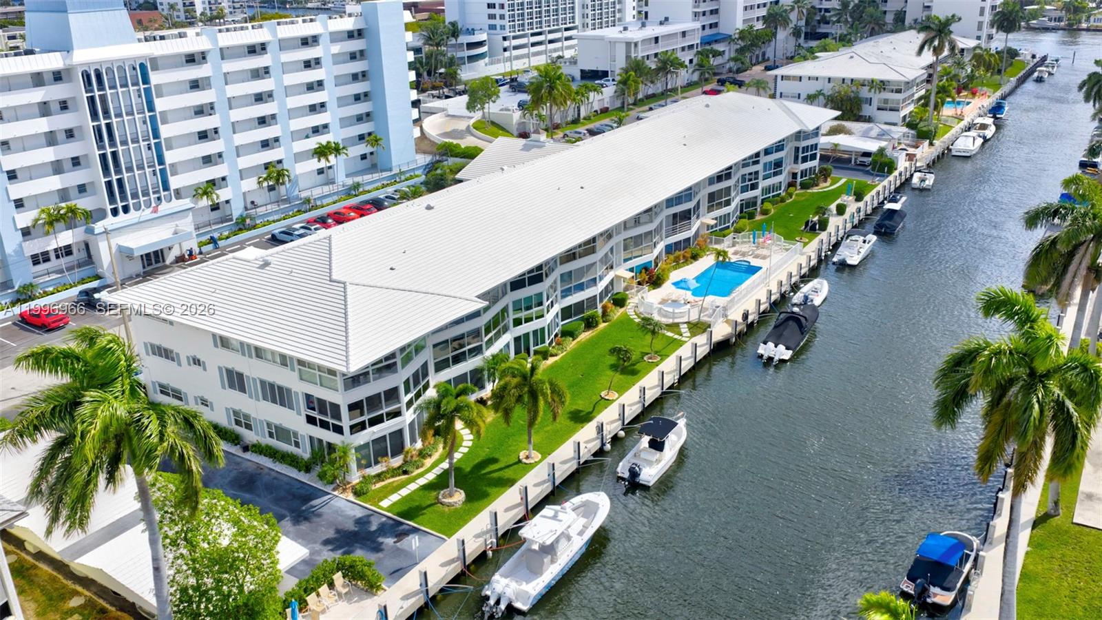 3050 NE 48th St #210