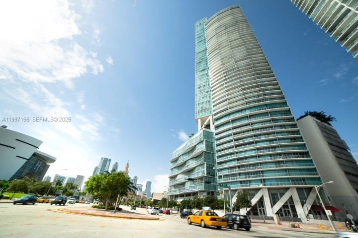 888 Biscayne Blvd #2211