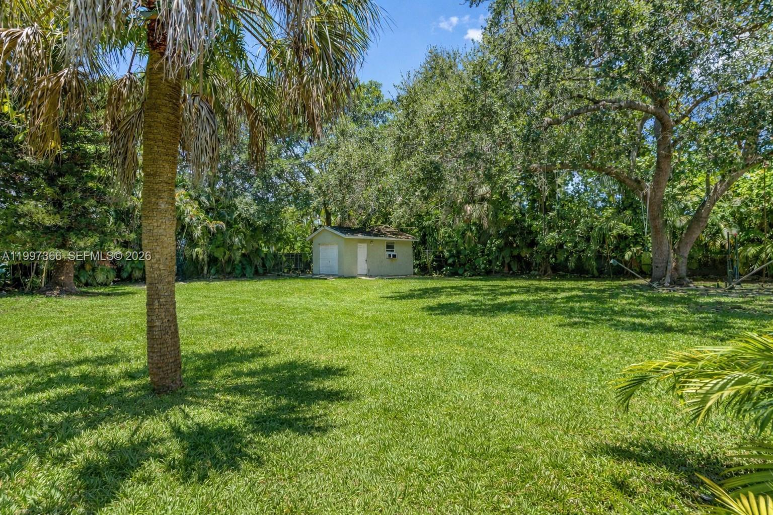 7997 SW 76th Ave Miami, FL 33143