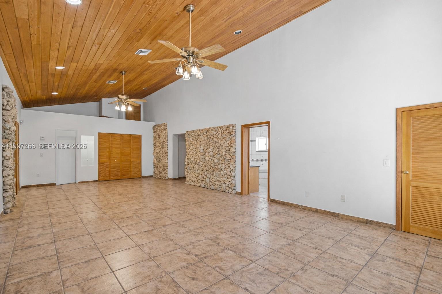 7997 SW 76th Ave Miami, FL 33143