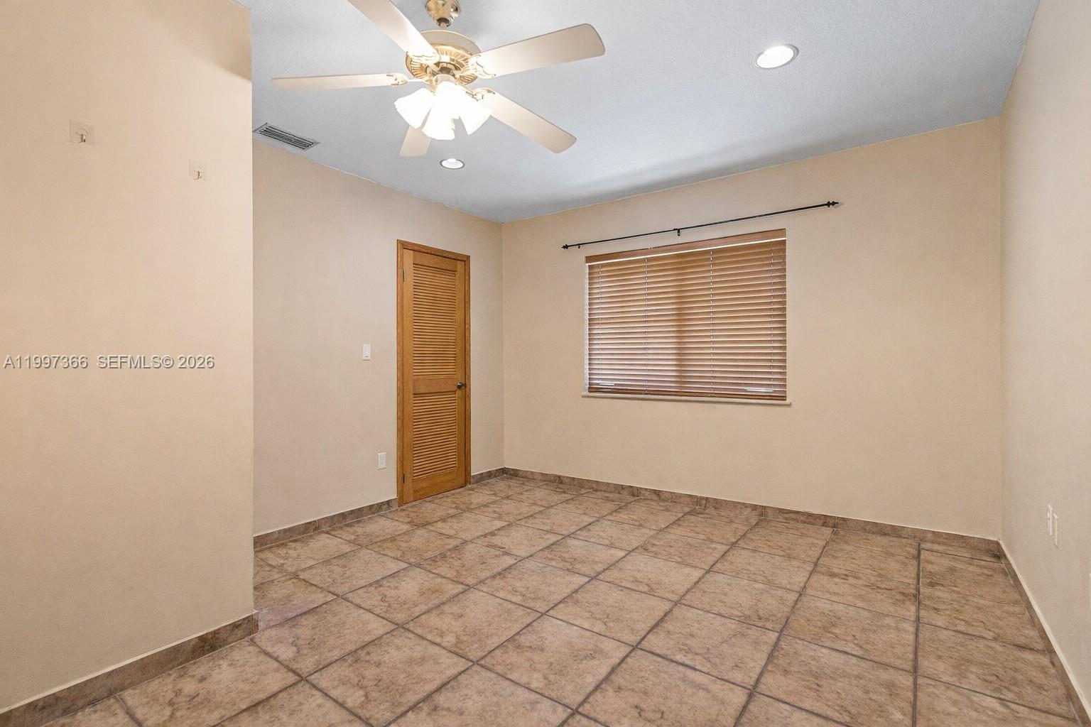 7997 SW 76th Ave Miami, FL 33143