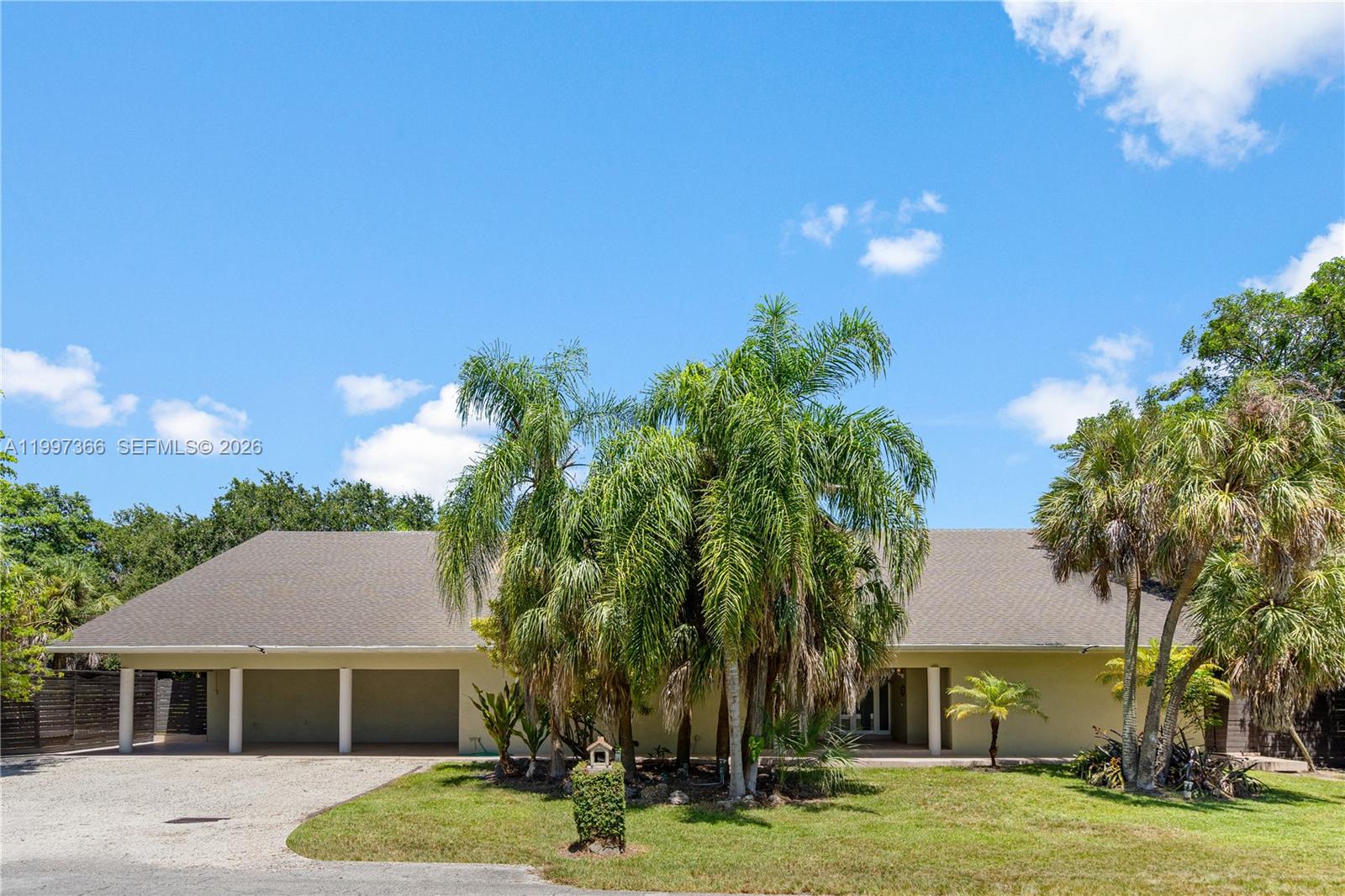 7997 SW 76th Ave Miami, FL 33143