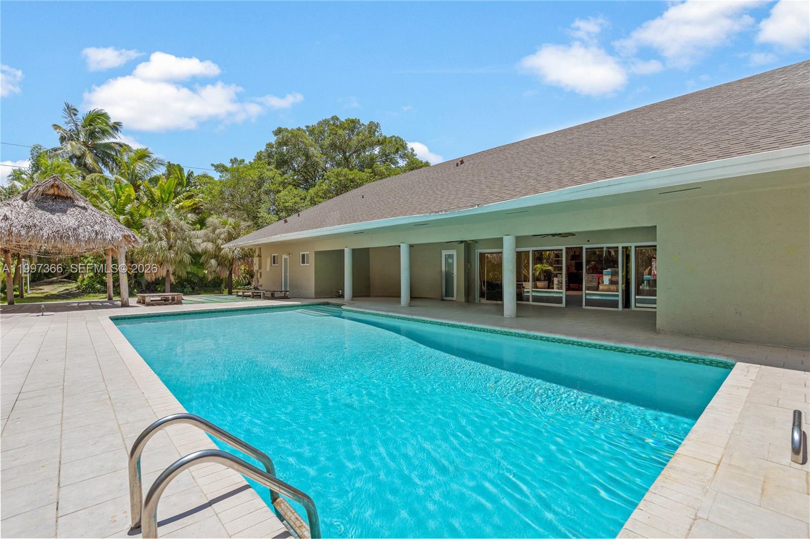 7997 SW 76th Ave Miami, FL 33143