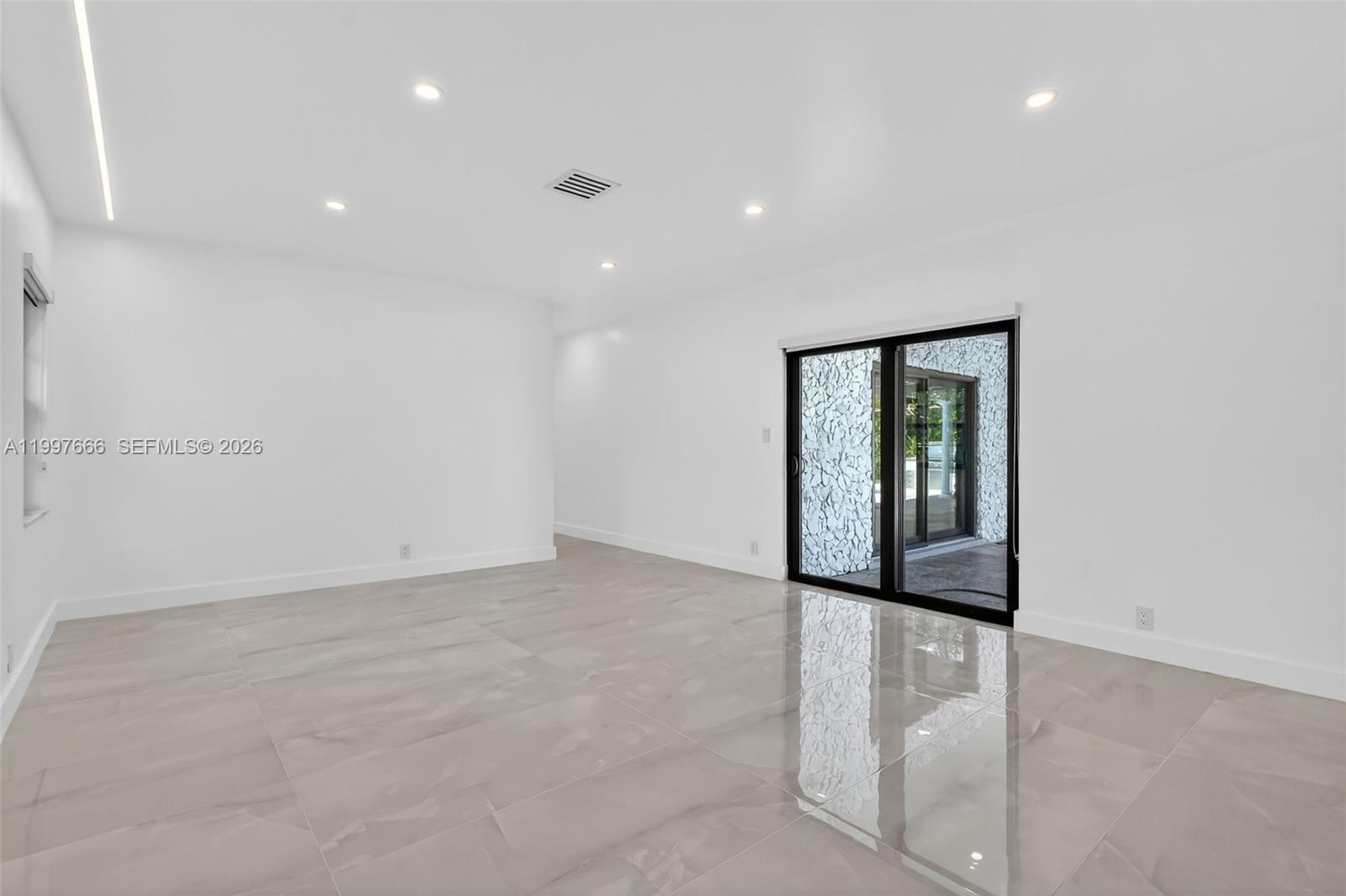 607 Layne Blvd Hallandale Beach, FL 33009