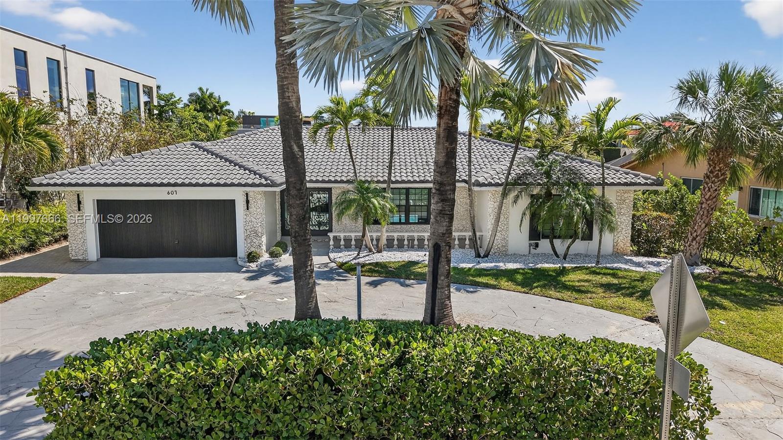 607 Layne Blvd Hallandale Beach, FL 33009