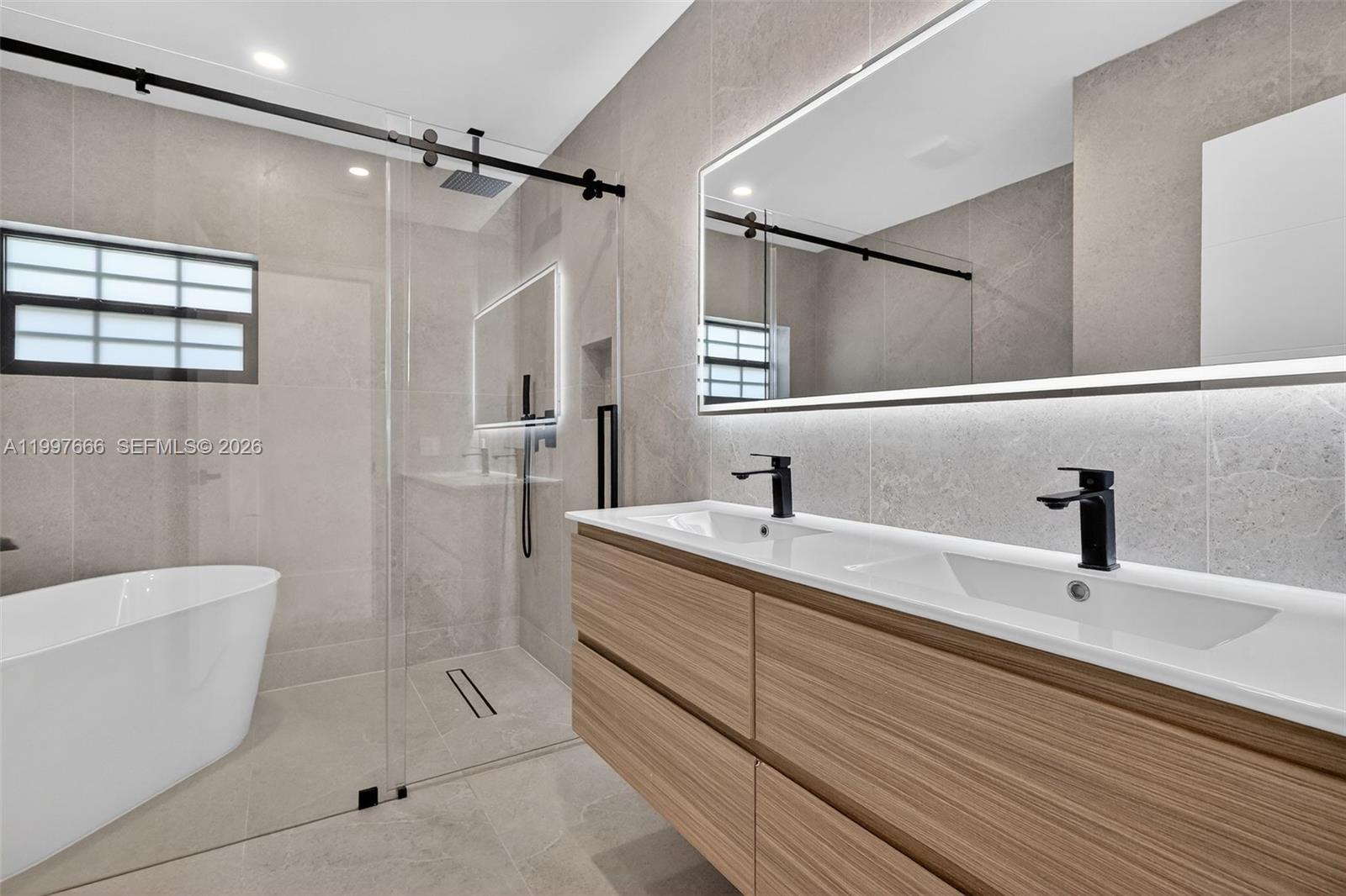 607 Layne Blvd Hallandale Beach, FL 33009