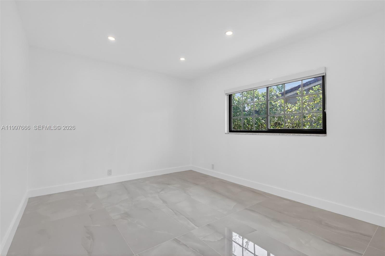 607 Layne Blvd Hallandale Beach, FL 33009