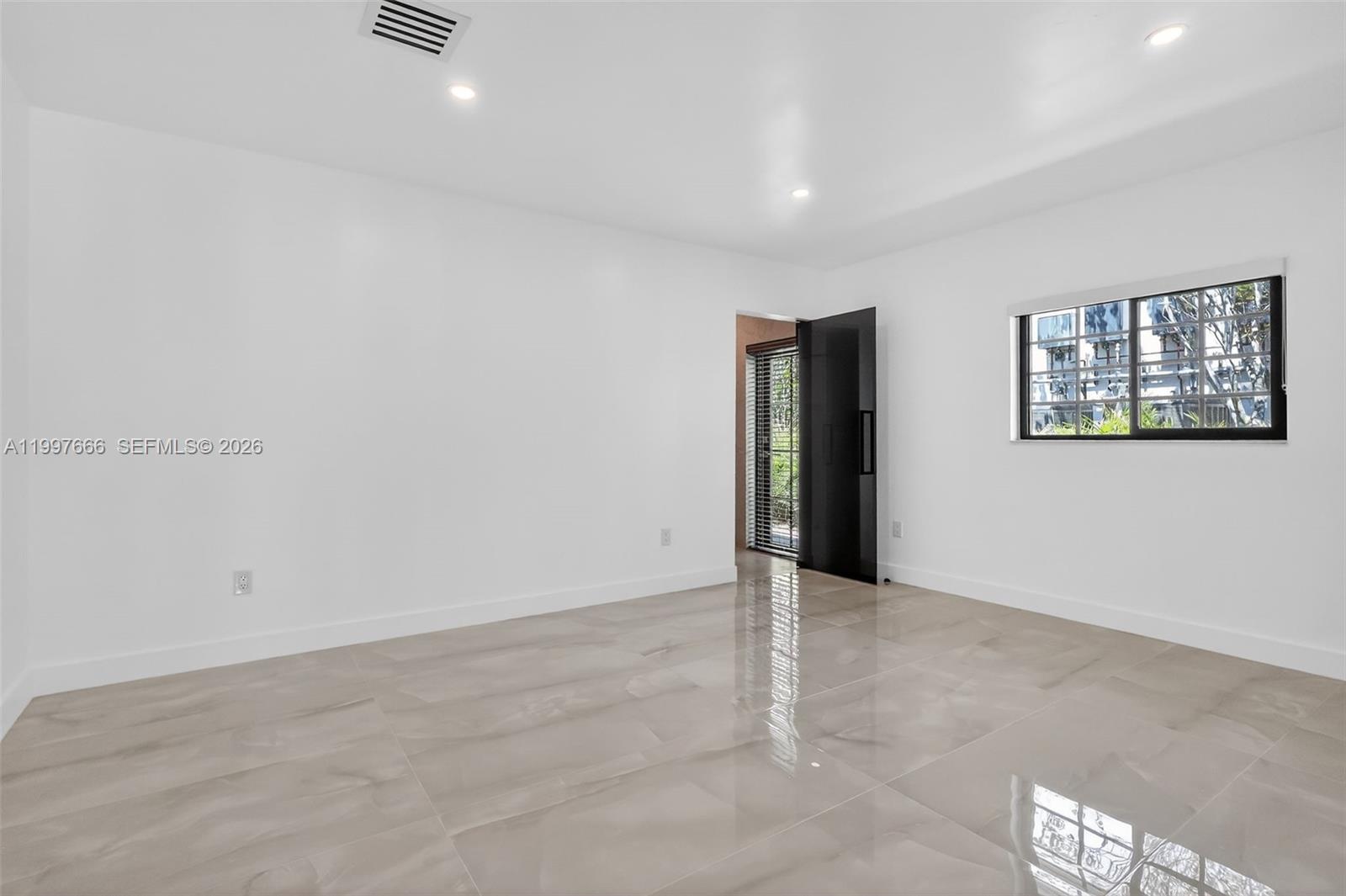 607 Layne Blvd Hallandale Beach, FL 33009