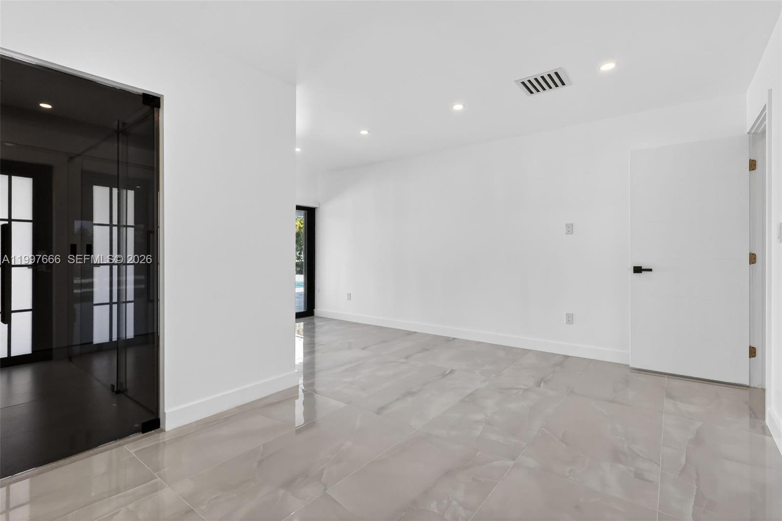 607 Layne Blvd Hallandale Beach, FL 33009