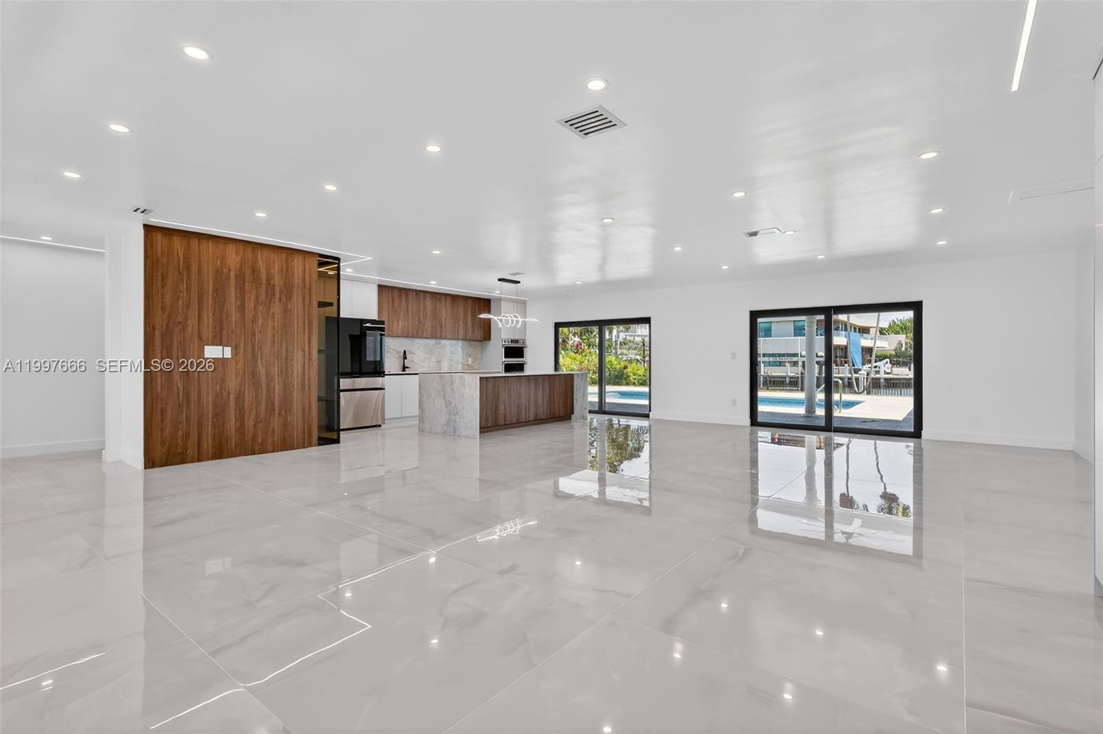 607 Layne Blvd Hallandale Beach, FL 33009