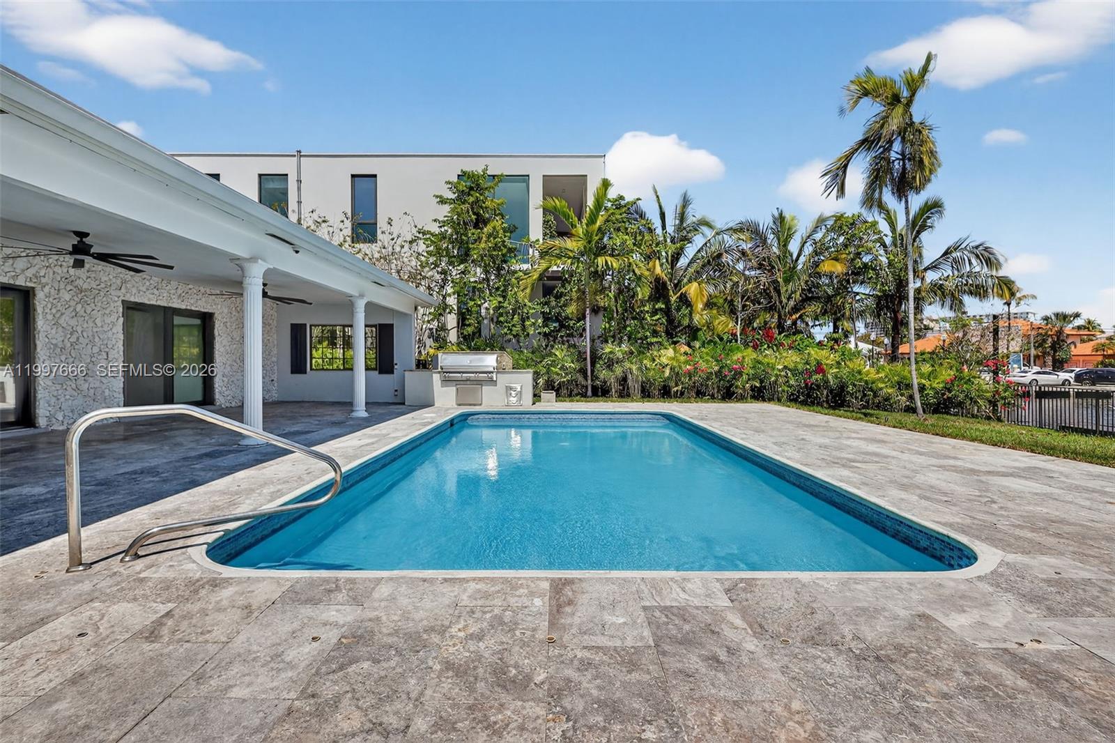 607 Layne Blvd Hallandale Beach, FL 33009