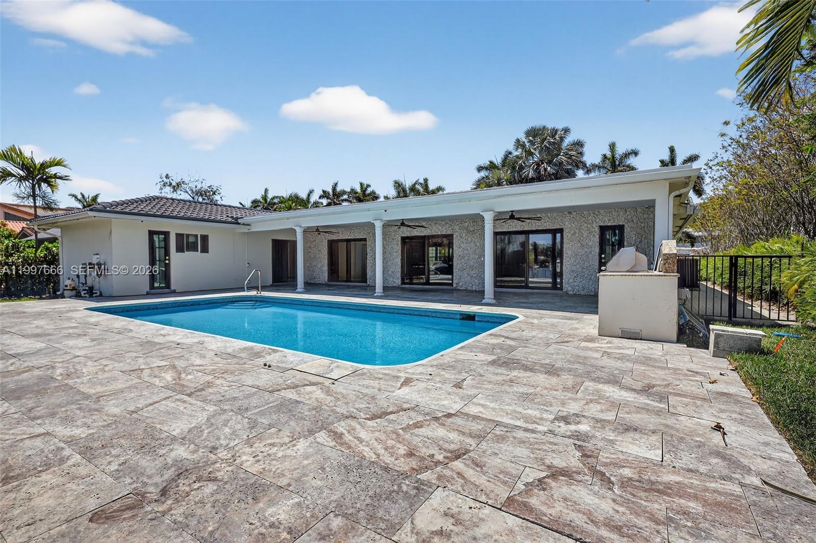 607 Layne Blvd Hallandale Beach, FL 33009