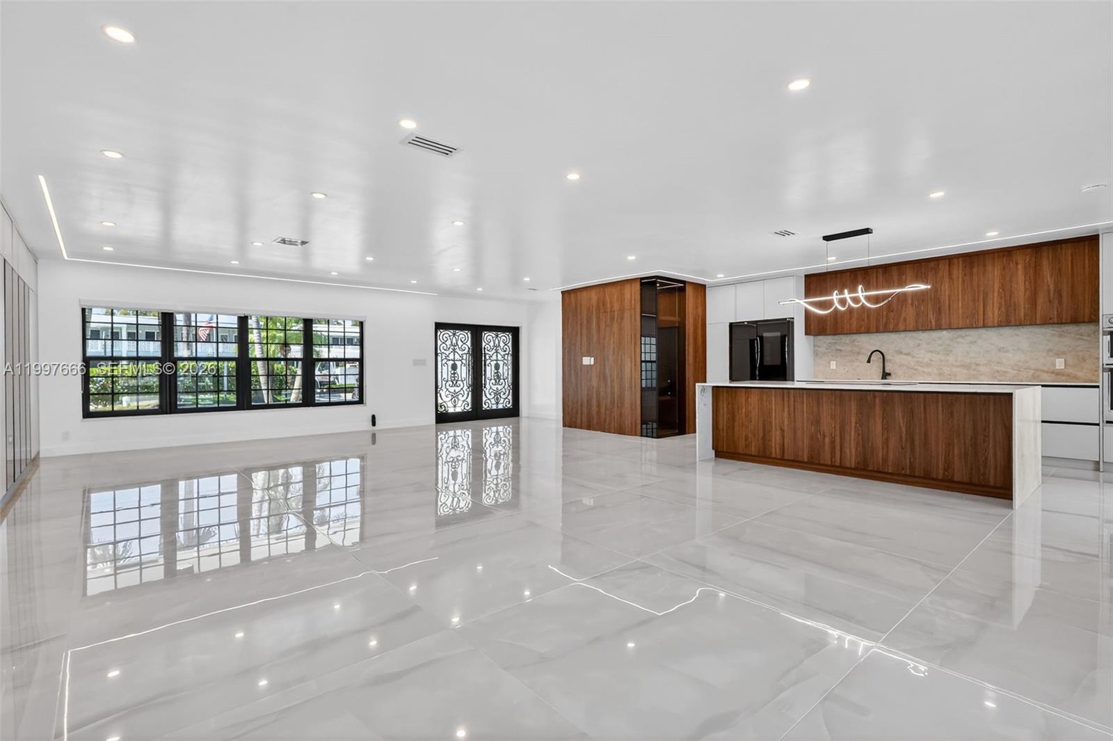 607 Layne Blvd Hallandale Beach, FL 33009