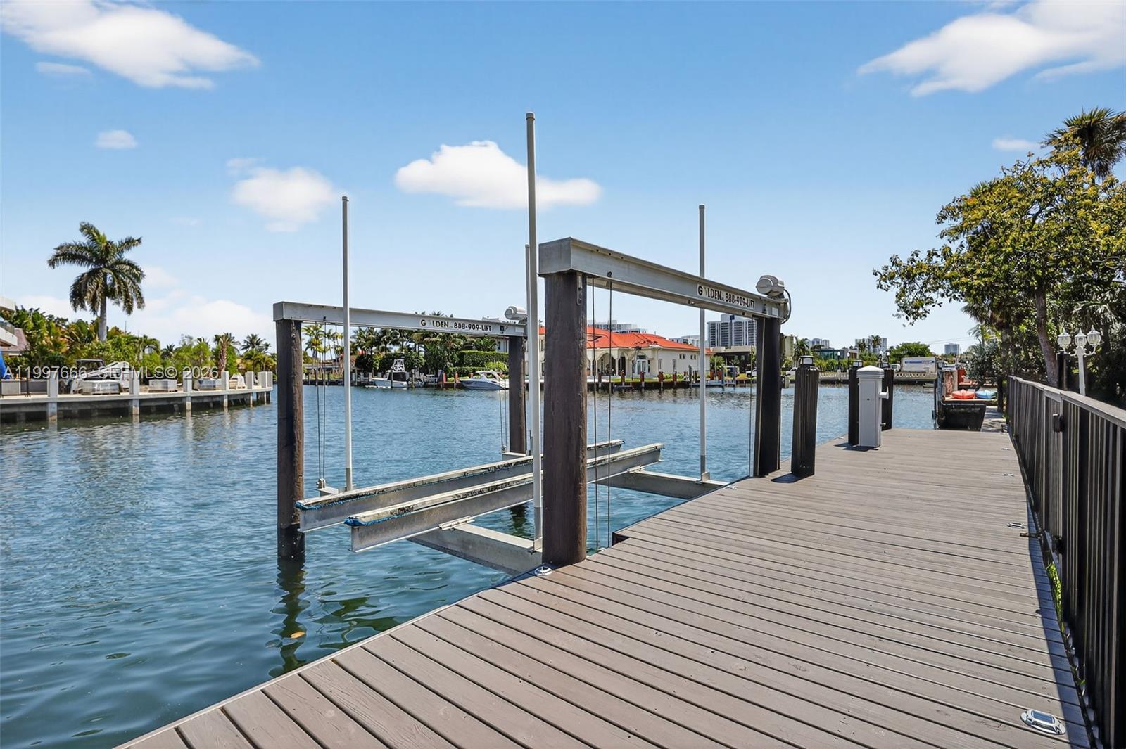 607 Layne Blvd Hallandale Beach, FL 33009