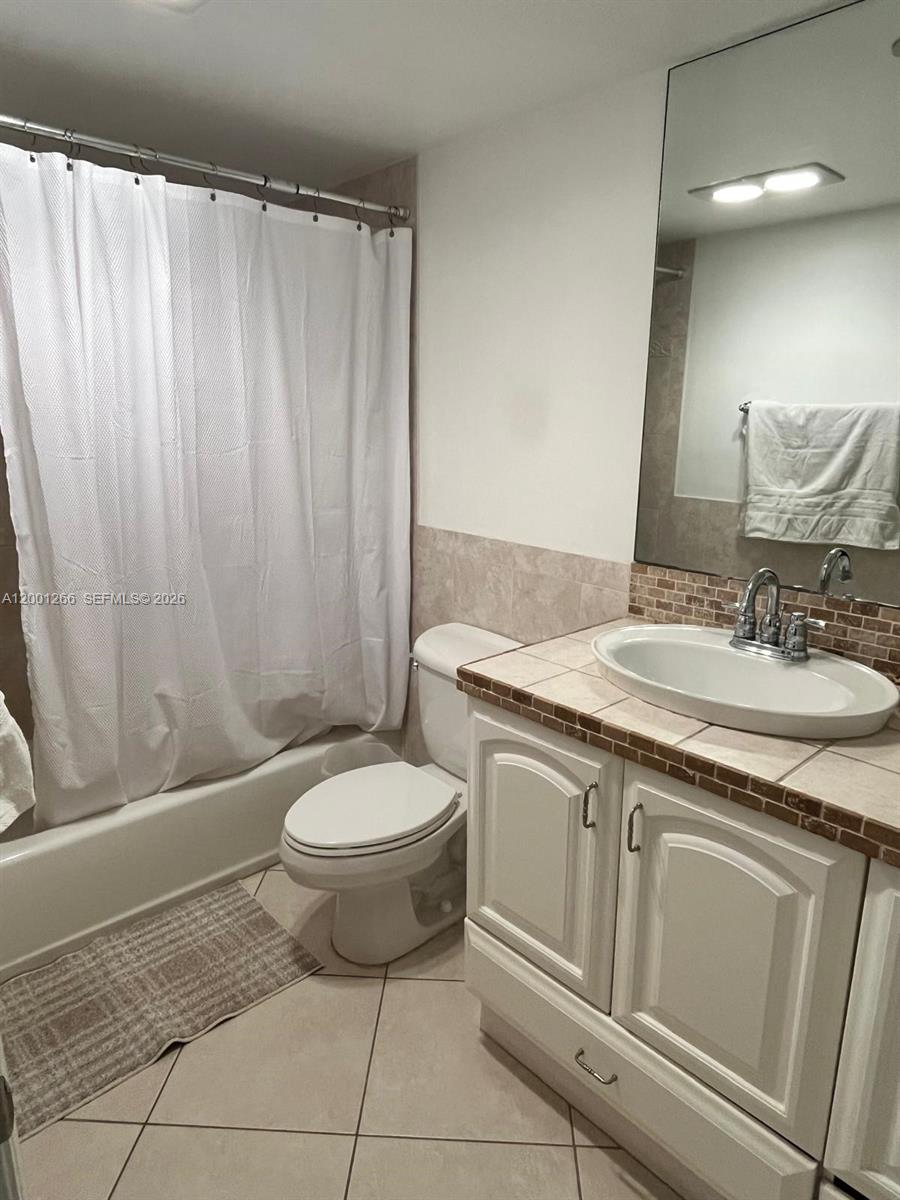 3200 N Palm Aire Dr #407 Pompano Beach, FL 33069