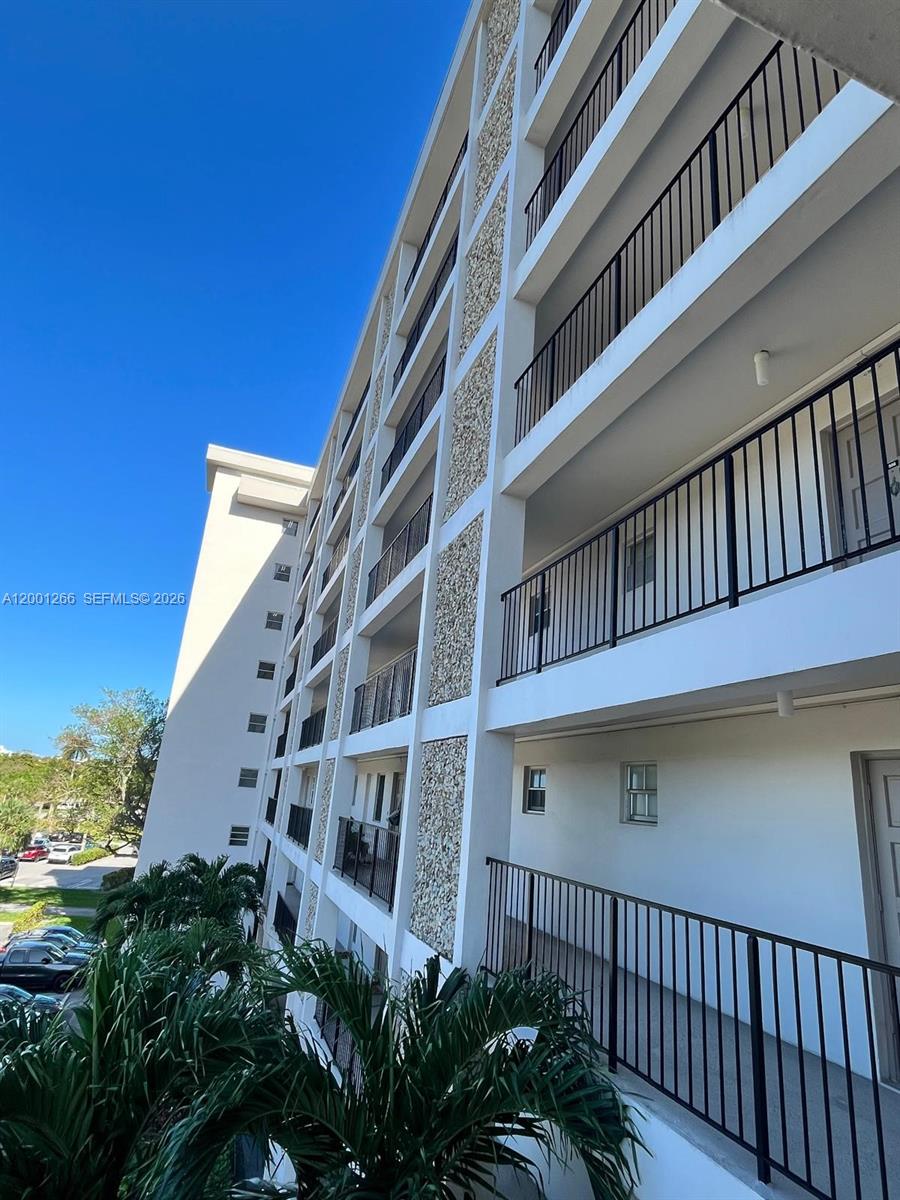 3200 N Palm Aire Dr #407 Pompano Beach, FL 33069