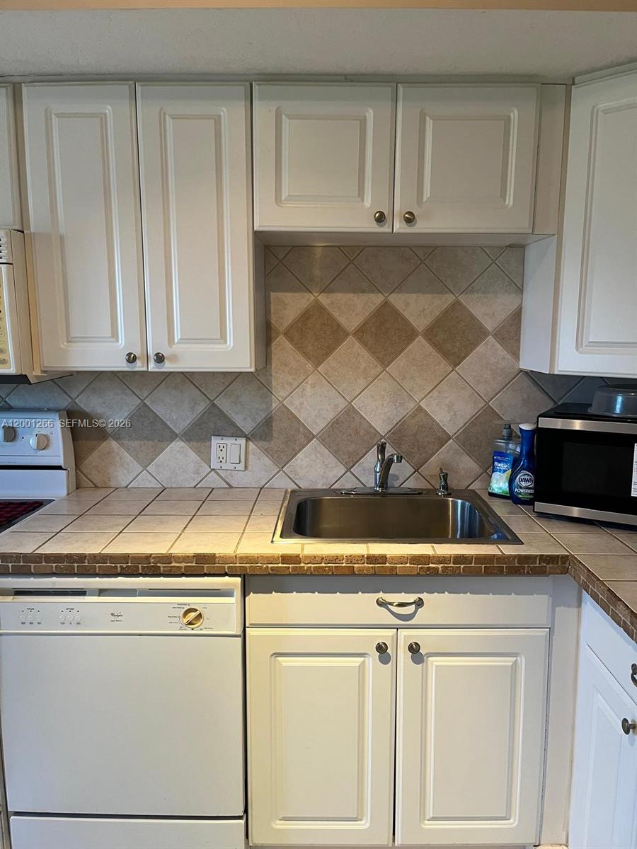 3200 N Palm Aire Dr #407 Pompano Beach, FL 33069