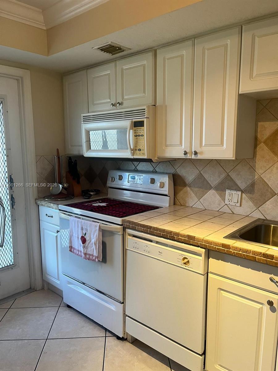 3200 N Palm Aire Dr #407 Pompano Beach, FL 33069