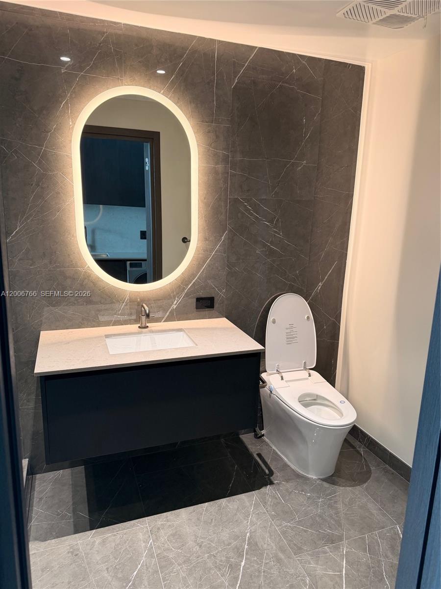 image E11EVEN Hotel & Residences2