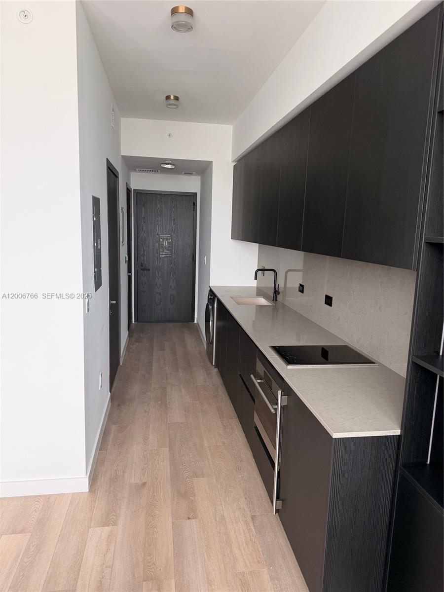 image E11EVEN Hotel & Residences3