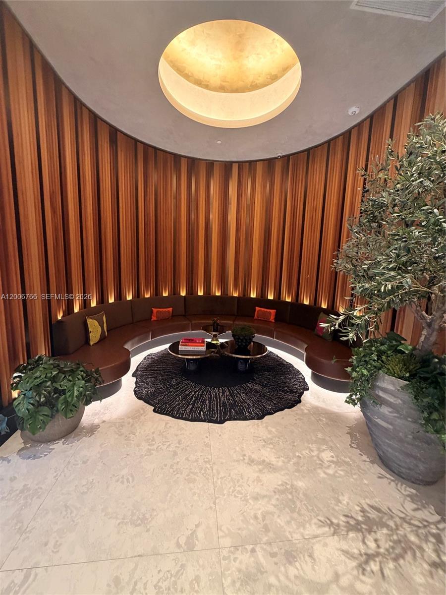 image E11EVEN Hotel & Residences8