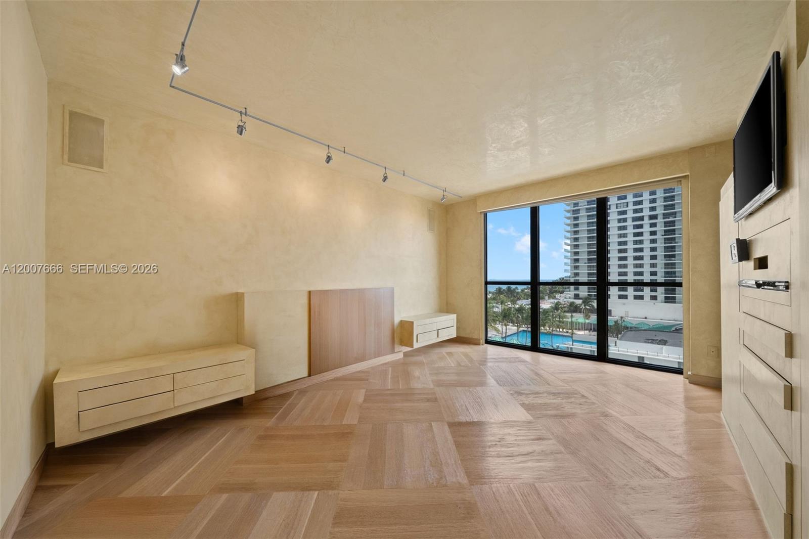 9999 Collins Ave #6G Bal Harbour, FL 33154