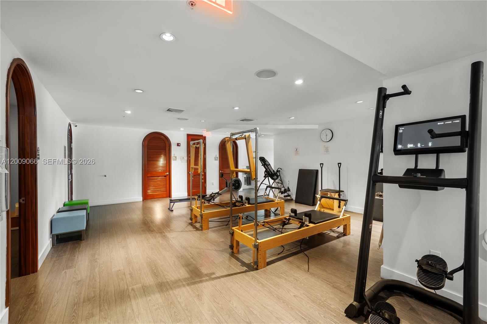 6101 Aqua Ave #903 Miami Beach, FL 33141