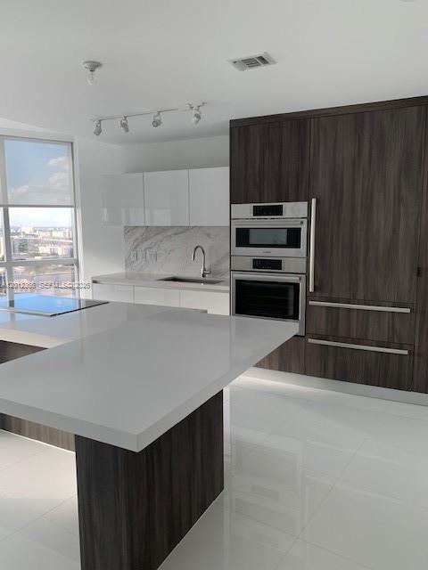 851 NE 1st Ave #2110 Miami, FL 33132
