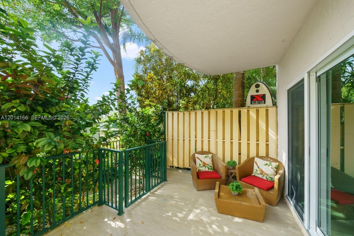 232 Sea Vw Dr #108 Key Biscayne, FL 33149