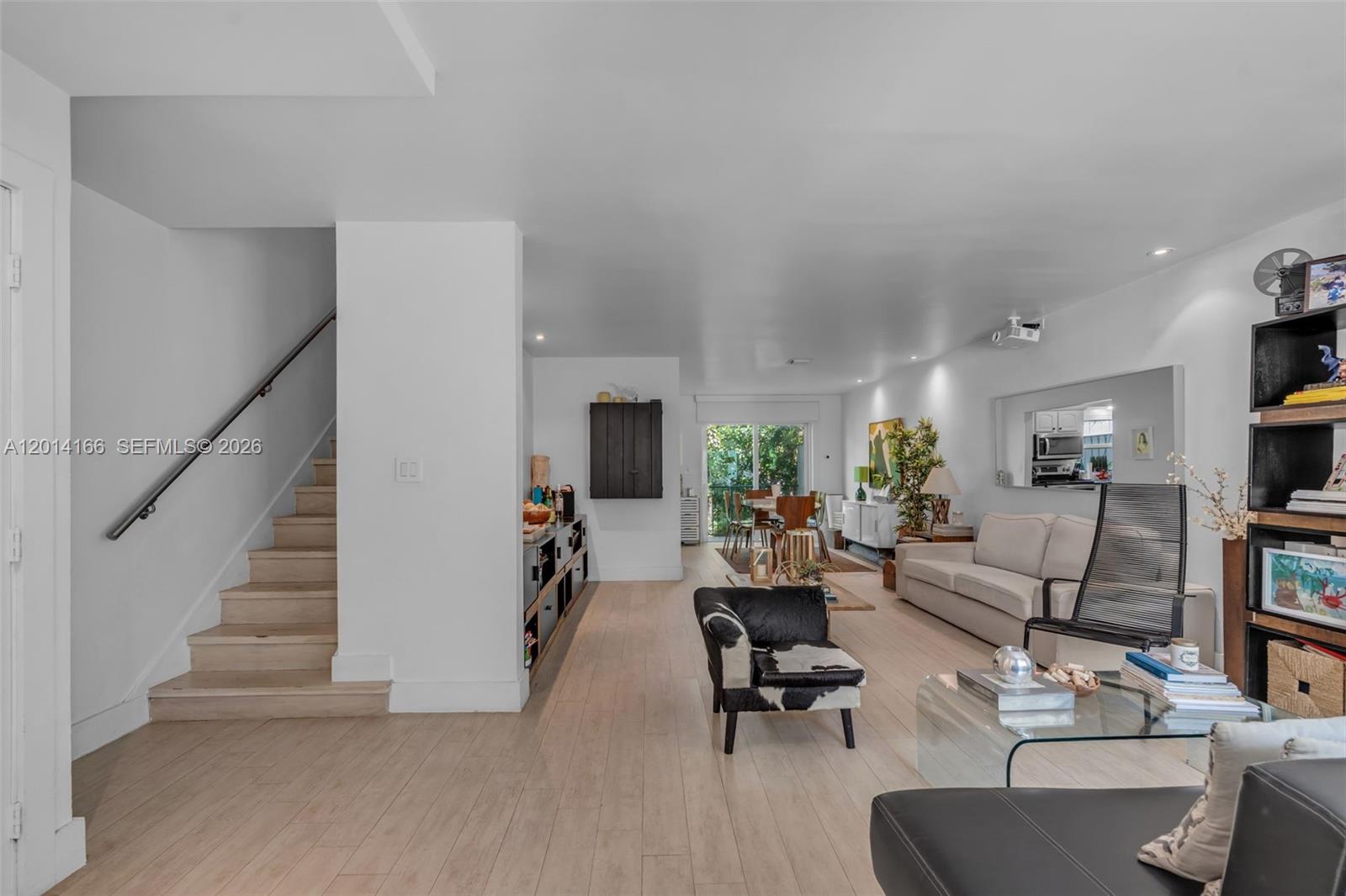 232 Sea Vw Dr #108 Key Biscayne, FL 33149