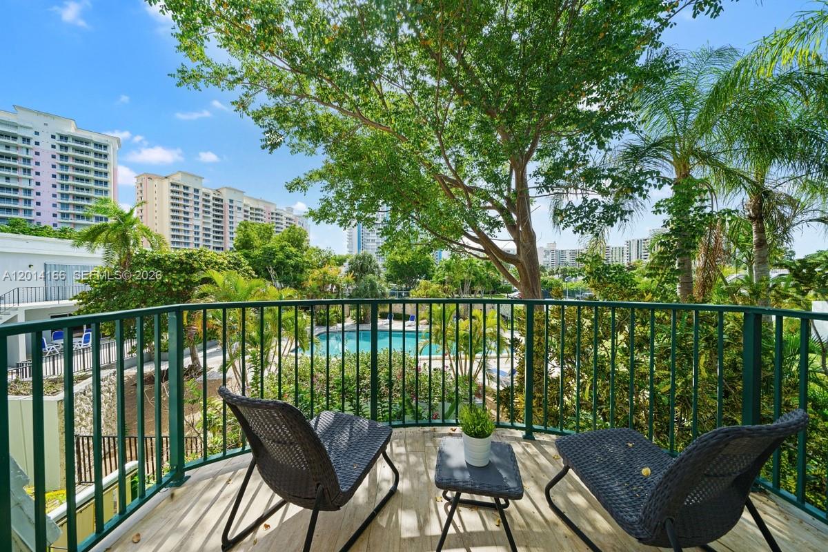 232 Sea Vw Dr #108 Key Biscayne, FL 33149