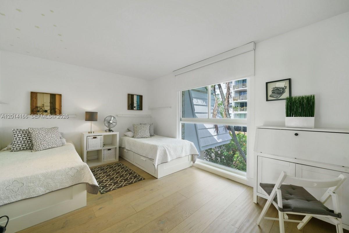 232 Sea Vw Dr #108 Key Biscayne, FL 33149