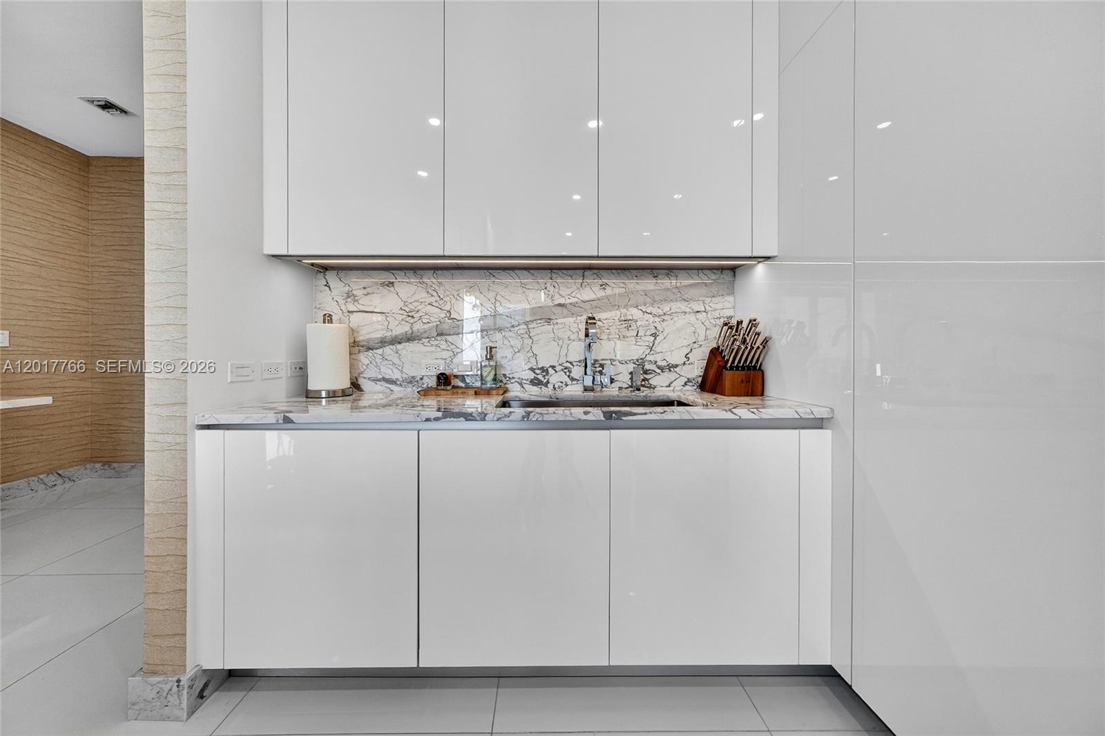 88 SW 7th St #4202 Miami, FL 33130
