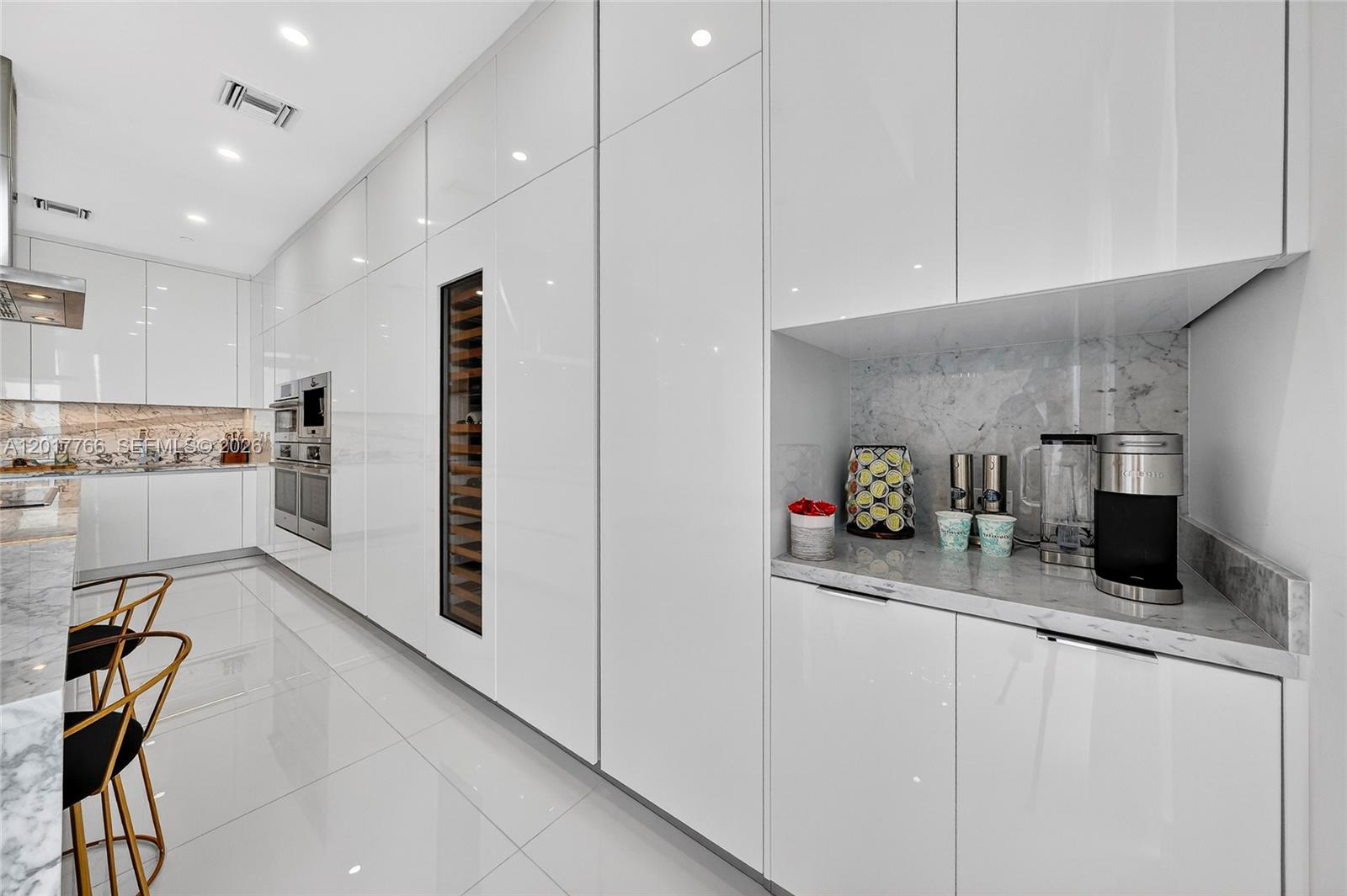 88 SW 7th St #4202 Miami, FL 33130